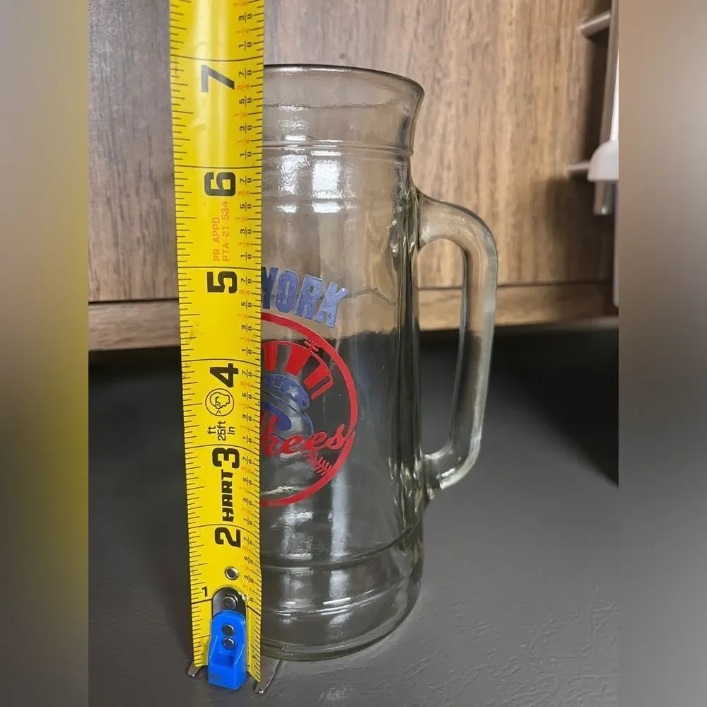 Vintage New York Yankees Glass 16 oz Beer Mug